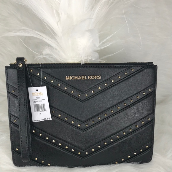 Michael Kors Handbags - 🖤 NEW MICHAEL KORS 🖤 BLACK CLUTCH STUD ELLIS